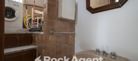 Квартира с 2 спальнями в Катандзаро, Италия № 296153 24