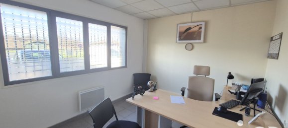 Almacén de 8 habitaciónes en Douzy, France No. 45907 8