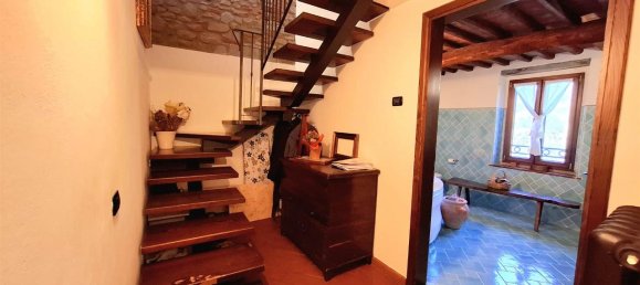 5 rooms House in Capraia e Limite, Italy No. 38055 24