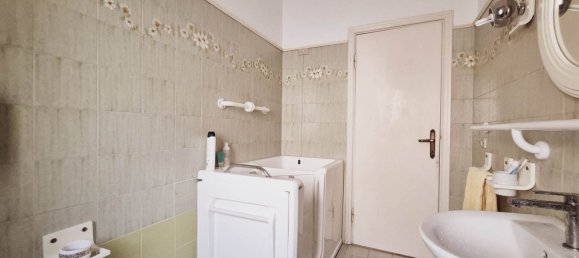 6 rooms Apartment in Ancona, Italy No. 230115 16