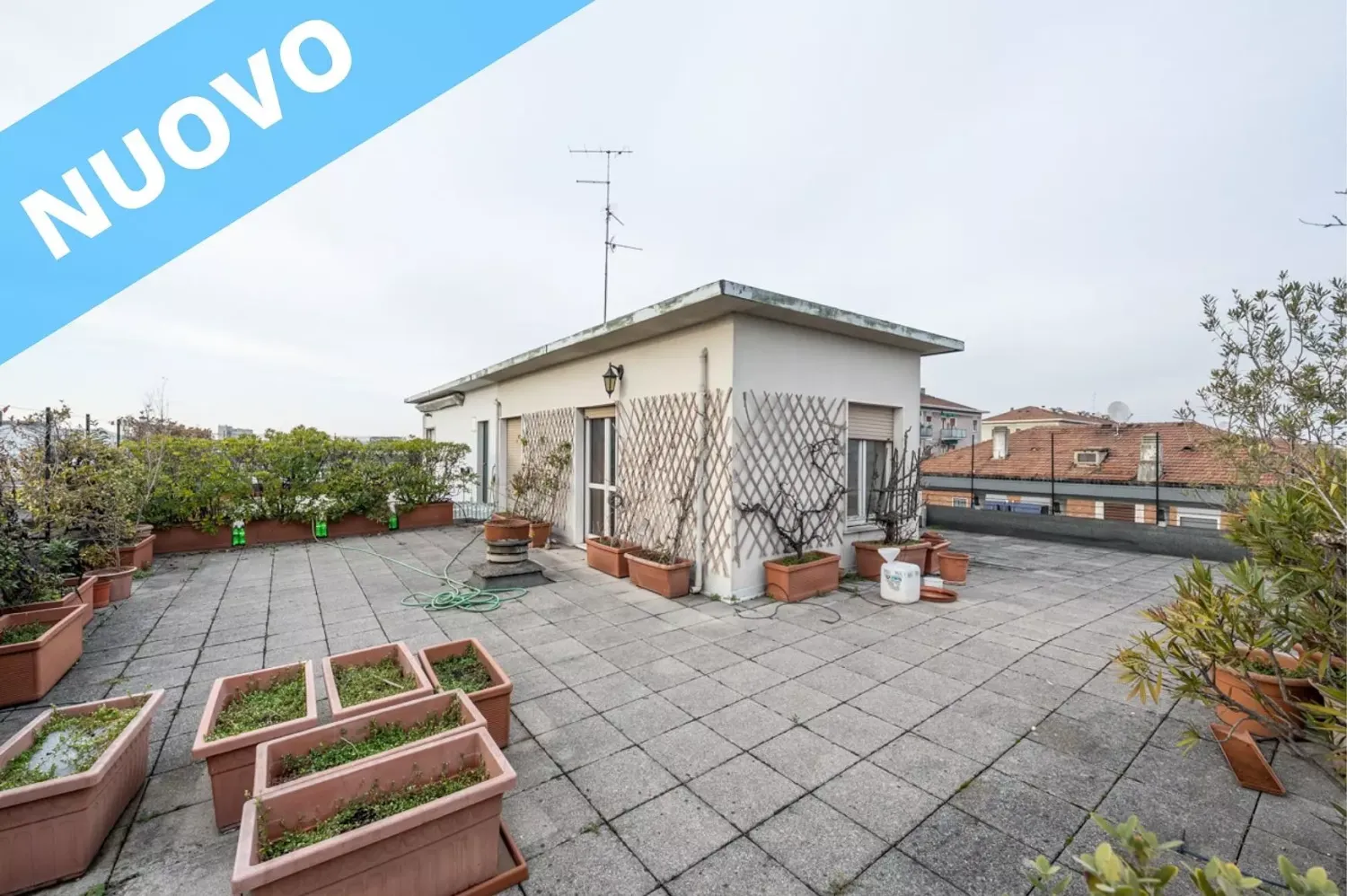 6-Zimmer Penthouse in Milan, Italy, Nr. 243215