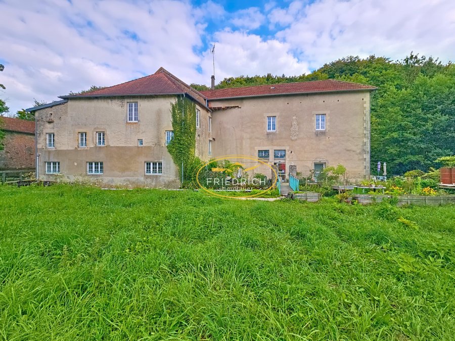 282m² Building in Nancois-sur-Ornain, France No. 324748