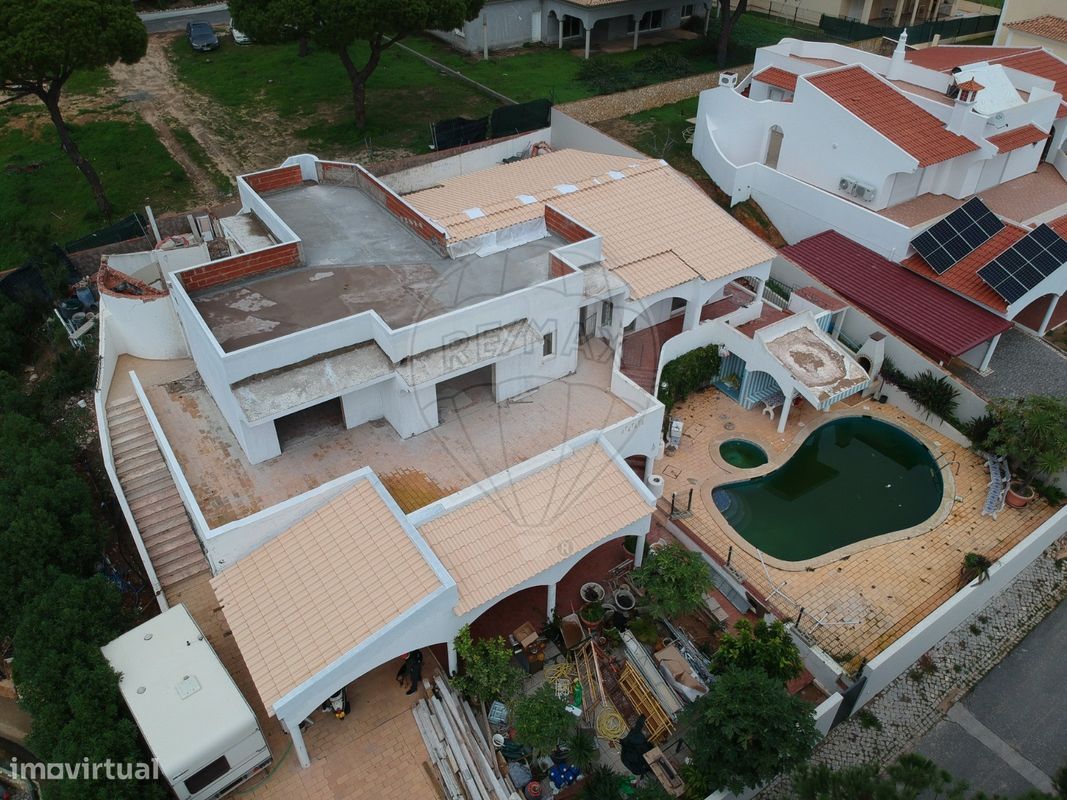 3 bedrooms House in Quarteira, Portugal No. 160493