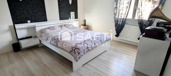 6 bedrooms House in Montlucon, France No. 208864 8