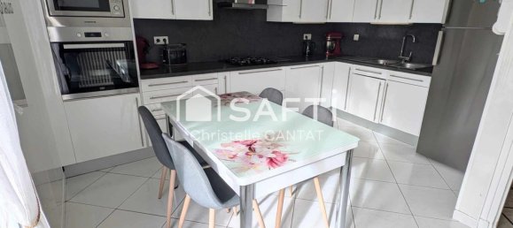 6 bedrooms House in Montlucon, France No. 208864 2