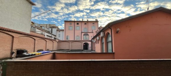 81m² Office in Fidenza, Italy No. 25427 11