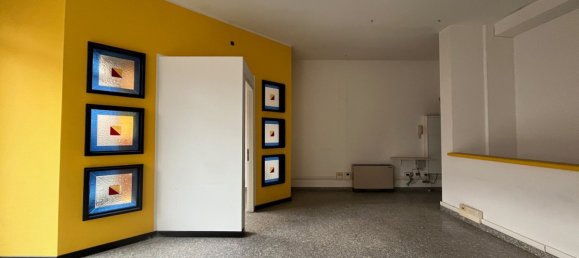 81m² Office in Fidenza, Italy No. 25427 8