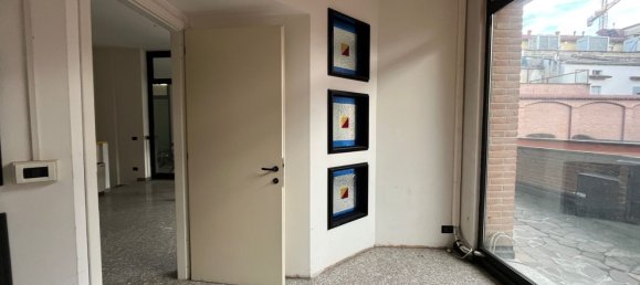 81m² Office in Fidenza, Italy No. 25427 6