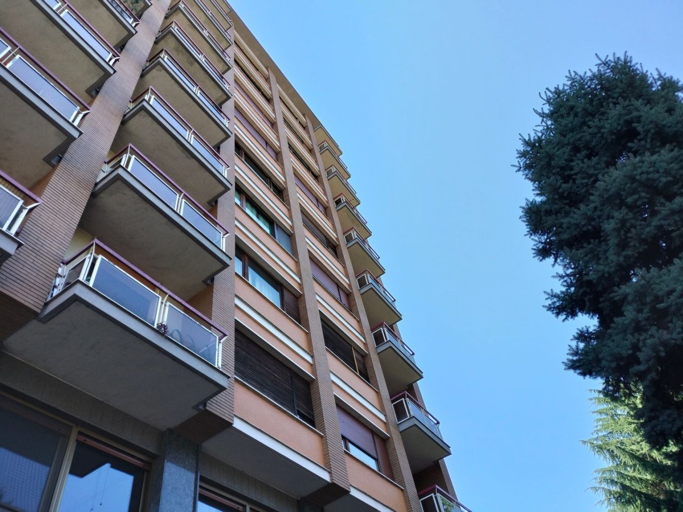 5 bedrooms Apartment in Turin, Italy No. 381550