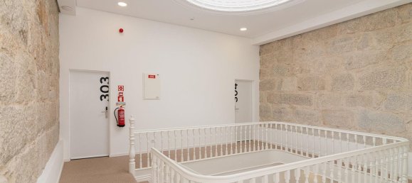 527m² Building in Porto, Portugal No. 144380 9