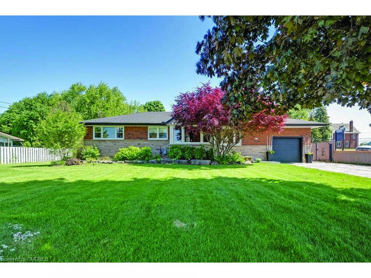 3 bedrooms House in Hamilton, Canada No. 786