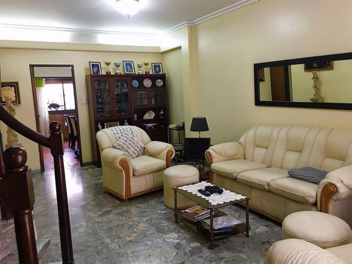 4 غرف نوم منزل في Avellaneda, Argentina رقم 9962