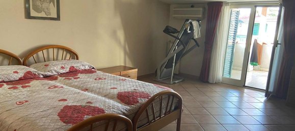 8 غرف نوم منزل في Marcianise, Italy رقم 349333 28