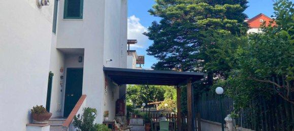 8 غرف نوم منزل في Marcianise, Italy رقم 349333 5