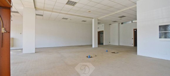 1-salle Propriété commerciale à Albizzate, Italy No. 70909 8