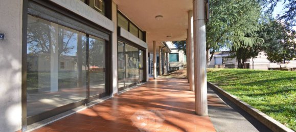 1-salle Propriété commerciale à Albizzate, Italy No. 70909 4