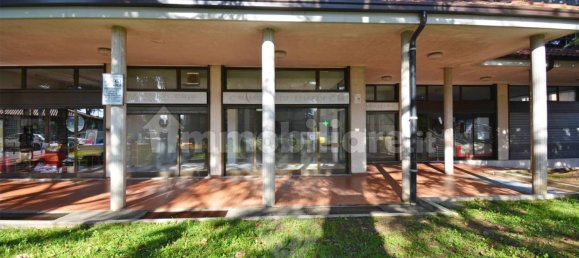 1-salle Propriété commerciale à Albizzate, Italy No. 70909 3