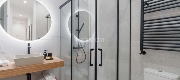 Apartamento de 3 dormitorios en Madrid, Spain No. 125096 9