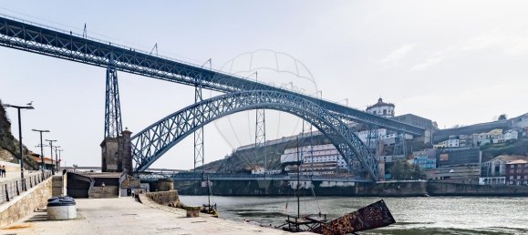 2 bedrooms Apartment in Porto, Portugal No. 38416 3