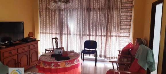 Apartamento de 3 dormitorios en Cádiz, Spain No. 180366 8