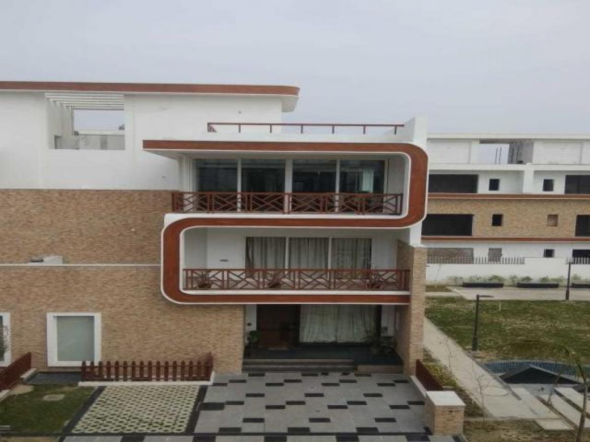 Дом с 5 спальнями в Лакхнау, Индия № 2456