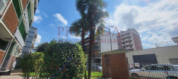 1 bedroom Apartment in Milan, Italy No. 313908 2