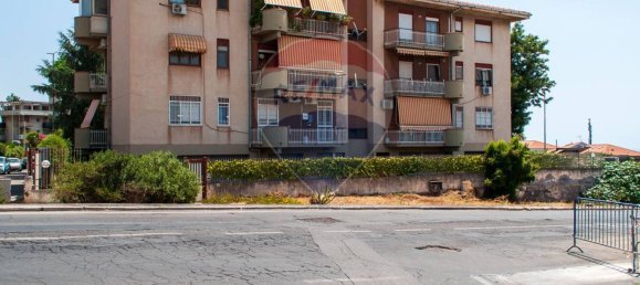 3 bedrooms Apartment in Catania, Italy No. 270536 3