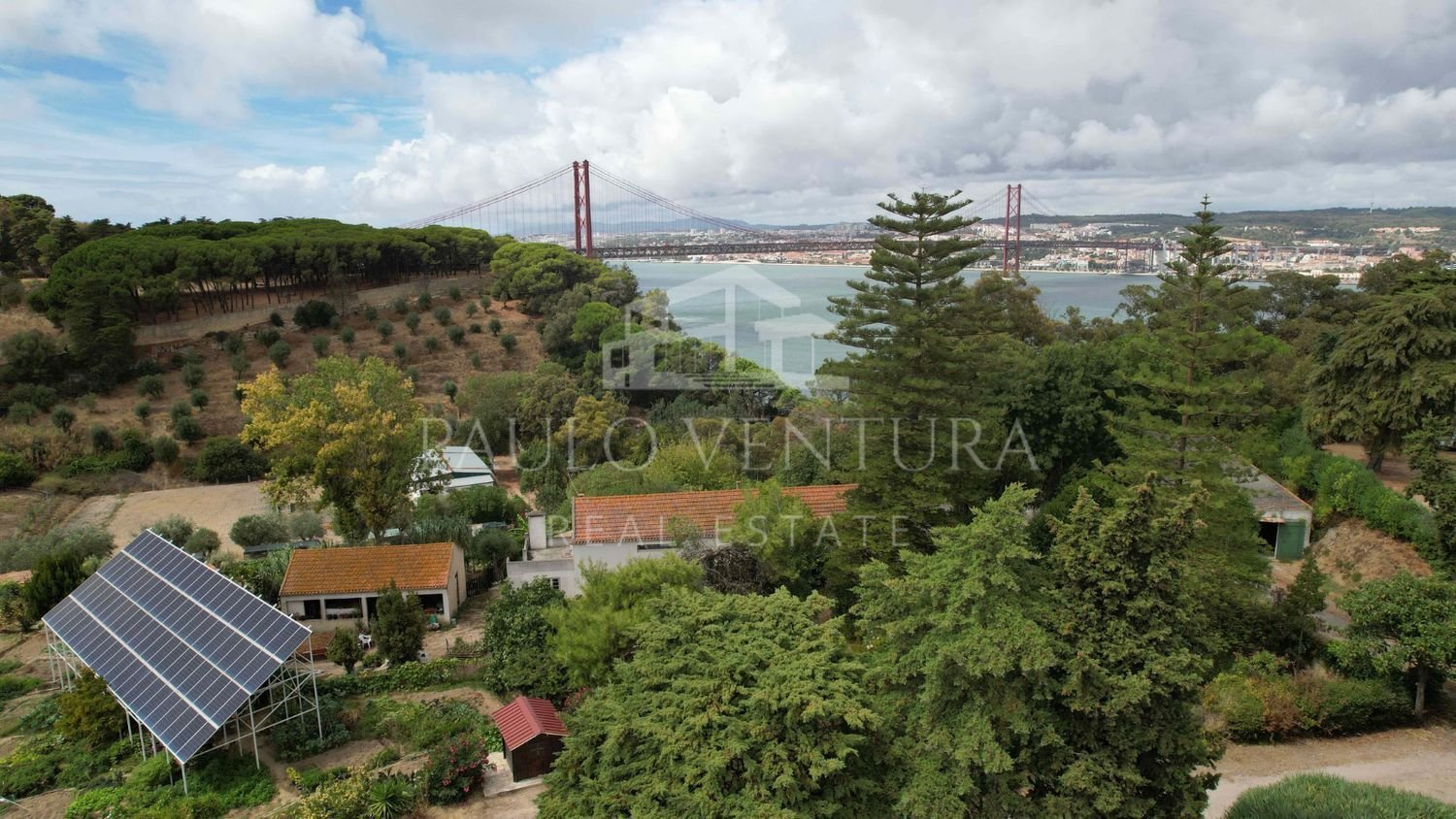  Land in Almada, Portugal No. 203600