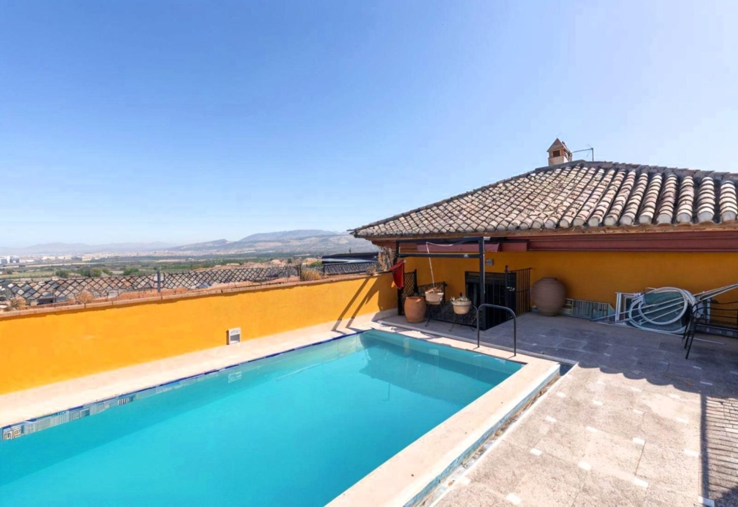 4 bedrooms Penthouse in La Zubia, Spain No. 140152