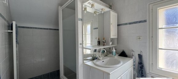 6 bedrooms House in Checy, France No. 287657 17