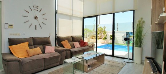 3 bedrooms Villa in Cabo Roig, Spain No. 176088 8
