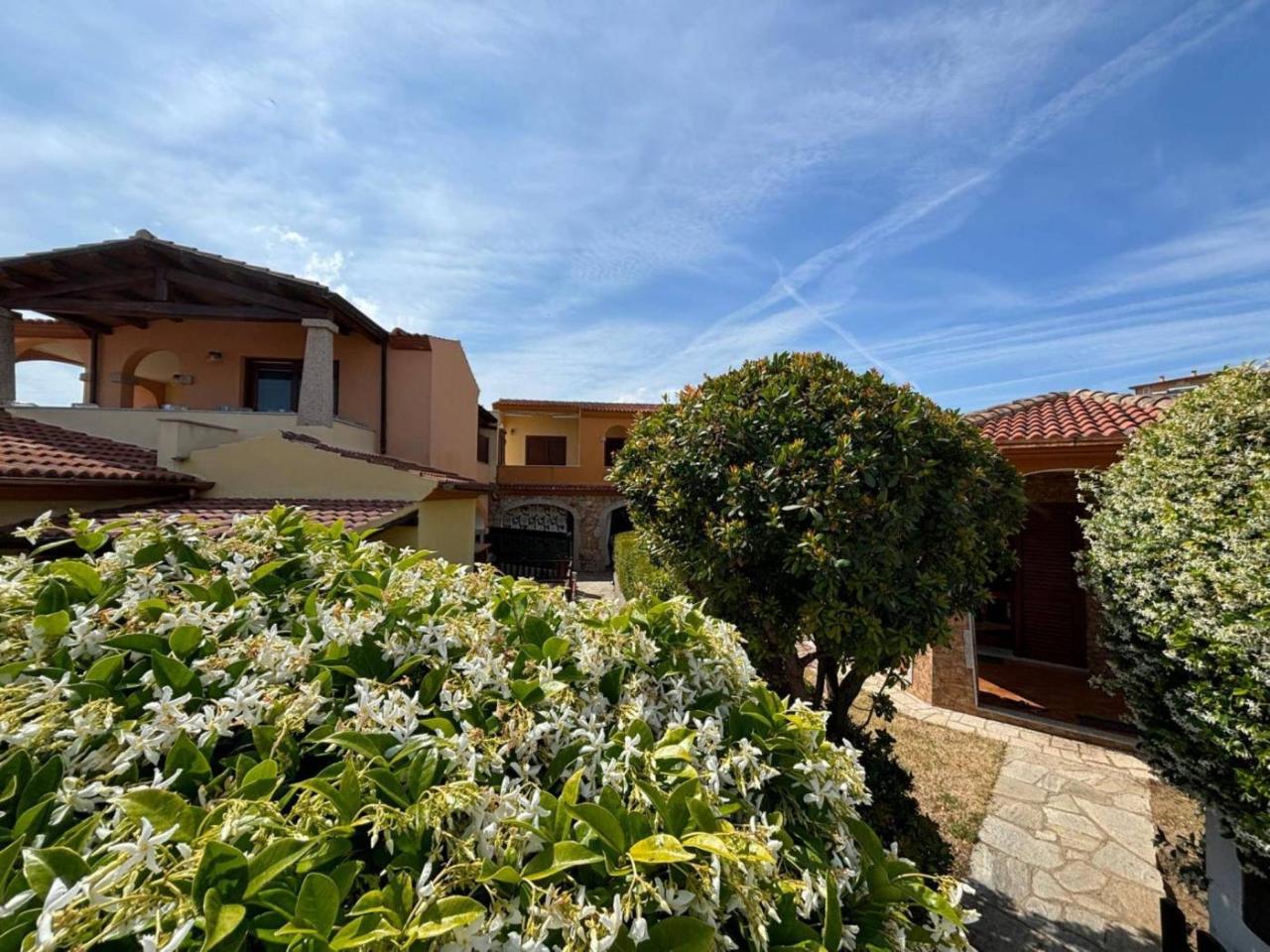 Apartamento de 3 habitaciónes en Budoni, Italy No. 40514