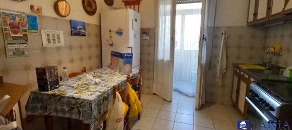 4 rooms Apartment in Carrara, Italy No. 50661 2
