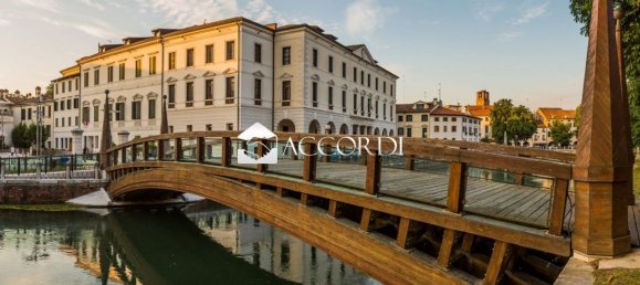Gewerbliche Immobilie in Treviso, Italy 70m², Nr. 176975 3