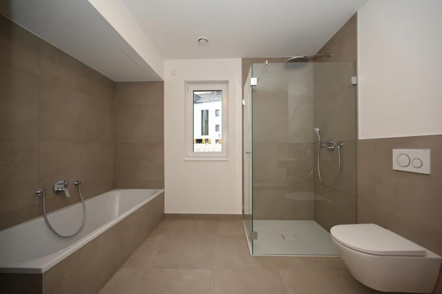 5 rooms Apartment in Zollernalbkreis, Germany No. 365315