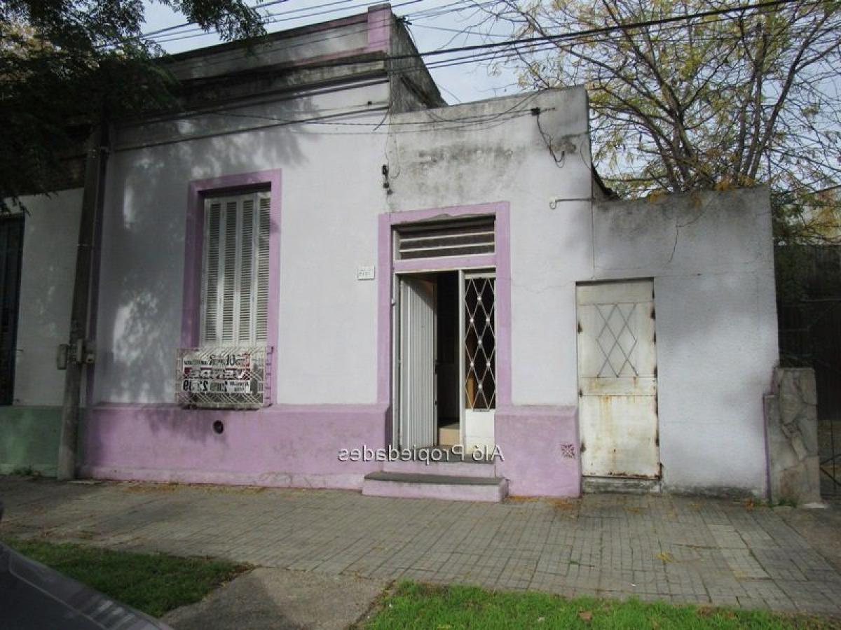 2 bedrooms House in Montevideo, Uruguay No. 6859