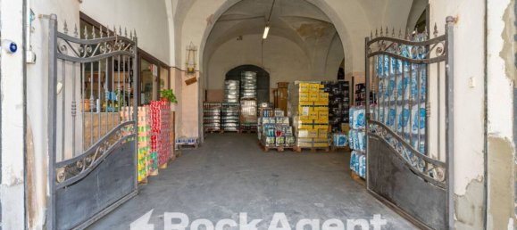 470m² Warehouse in Catania, Italy No. 294790 3