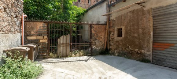 470m² Warehouse in Catania, Italy No. 294790 32