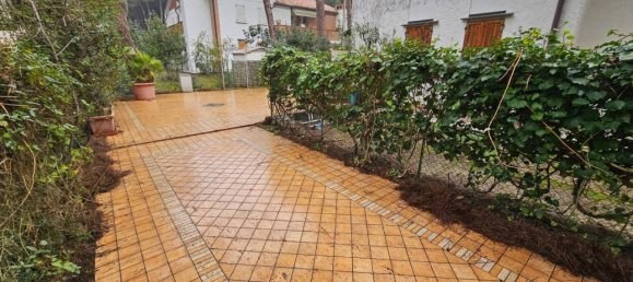 Дом с 4 комнатами в Комаккьо, Италия № 127950 3