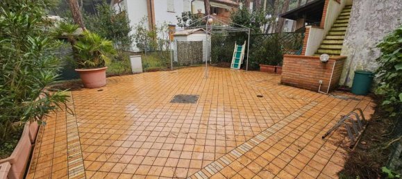 Дом с 4 комнатами в Комаккьо, Италия № 127950 4