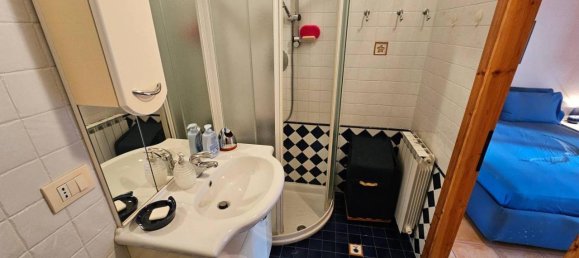 Дом с 4 комнатами в Комаккьо, Италия № 127950 28