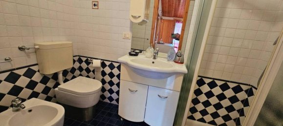 Дом с 4 комнатами в Комаккьо, Италия № 127950 27