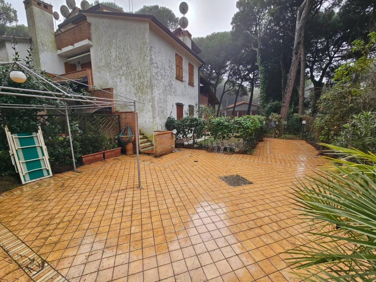 Дом с 4 комнатами в Комаккьо, Италия № 127950