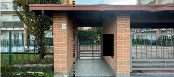 3 rooms Apartment in Cardano al Campo, Italy No. 3207 7