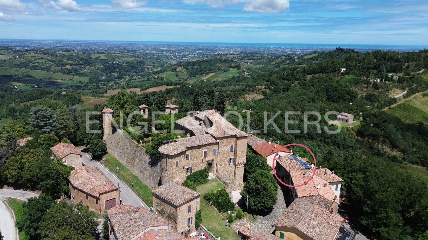 3 chambres Châteaux à Roncofreddo, Italy No. 281472