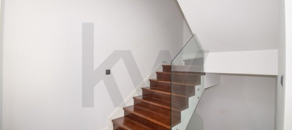 3 bedrooms Villa in Cascais, Portugal No. 202713 12