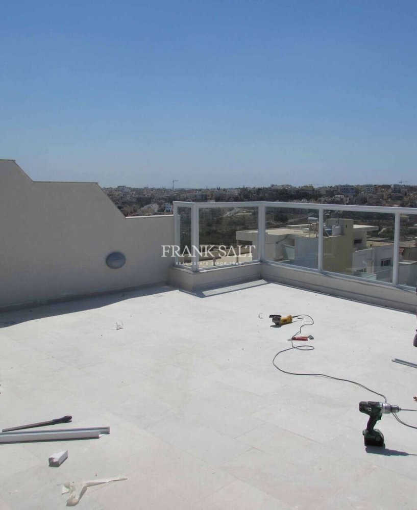 Пентхаус с 2 спальнями в Свийи, Мальта № 3879