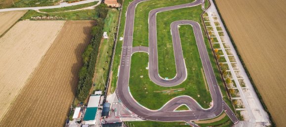 Gewerbliche Immobilie in Trevi, Italy 51000m², Nr. 284460 2