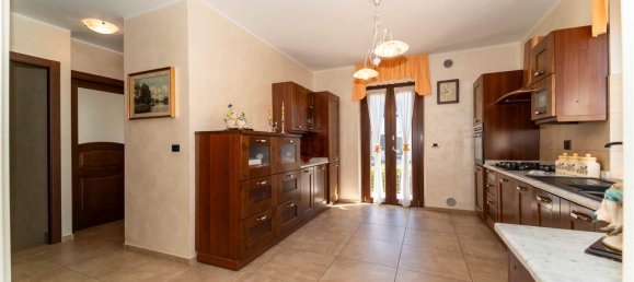 2 Schlafzimmer Villa in Venaria Reale, Italy, Nr. 169740 12