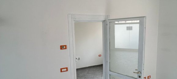 55m² Commercial property in Ferrara, Italy No. 343423 8